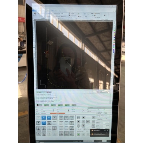 Laserová řezačka kovů FIBER 3000W 130x250cm + příslušenství